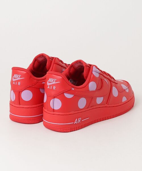NIKE（ナイキ）の「NIKE/ナイキ WS ｴｱ ﾌｫｰｽ 1 07（スニーカー・レディース・レッド・25.5cm/26cm/26.5cm/27cm/27.5cm/28cm）」の2枚目の写真