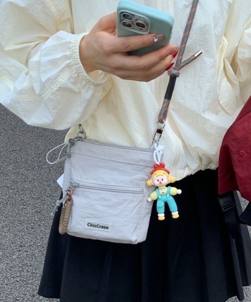 lulufa(ルルファ)の「フロントポケットスクエアミニショルダーバッグ(ショルダーバッグ・レディース・イエロー/オフホワイト/ブラック/グレー・FREE)」の1枚目の写真