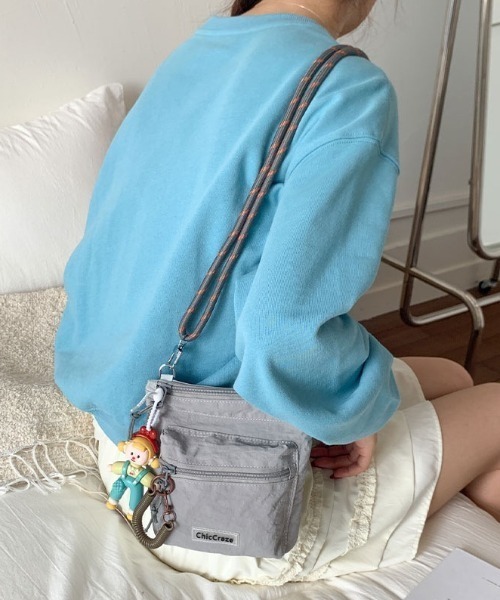 lulufa(ルルファ)の「フロントポケットスクエアミニショルダーバッグ(ショルダーバッグ・レディース・イエロー/オフホワイト/ブラック/グレー・FREE)」の19枚目の写真