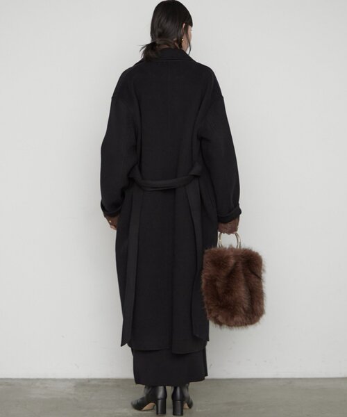 LOUNGEDRESS(ラウンジドレス)の「《名品コートをブラッシュアップ》ロングリバーコート(その他アウター・レディース・キャメル/ブラック/ライトベージュ・FREE)」の10枚目の写真