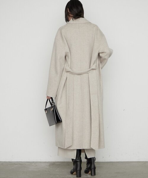 LOUNGEDRESS(ラウンジドレス)の「《名品コートをブラッシュアップ》ロングリバーコート(その他アウター・レディース・キャメル/ブラック/ライトベージュ・FREE)」の20枚目の写真