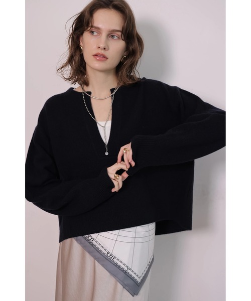 CADUNE(カデュネ)の「Bellaキーネックニット(ニット/セーター・レディース・ピンク/レッド/ネイビー/ホワイト/ミント・38)」の3枚目の写真