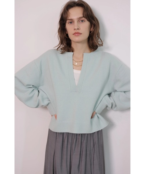 CADUNE(カデュネ)の「Bellaキーネックニット(ニット/セーター・レディース・ピンク/レッド/ネイビー/ホワイト/ミント・38)」の2枚目の写真