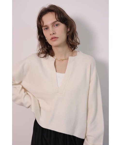 CADUNE(カデュネ)の「Bellaキーネックニット(ニット/セーター・レディース・ピンク/レッド/ネイビー/ホワイト/ミント・38)」の17枚目の写真