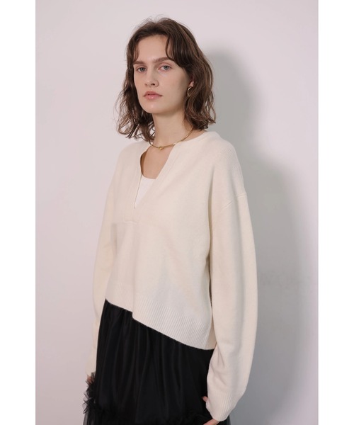 CADUNE(カデュネ)の「Bellaキーネックニット(ニット/セーター・レディース・ピンク/レッド/ネイビー/ホワイト/ミント・38)」の18枚目の写真