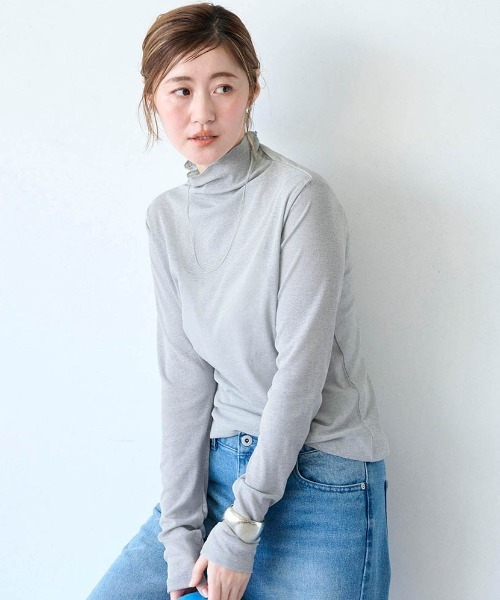 Belle Maison(ベルメゾン)の「スラブシアーハイネックカットソー【乾燥機OK】(Tシャツ/カットソー・レディース・オフホワイト/グレー/チャコール・L/M/S)」の3枚目の写真