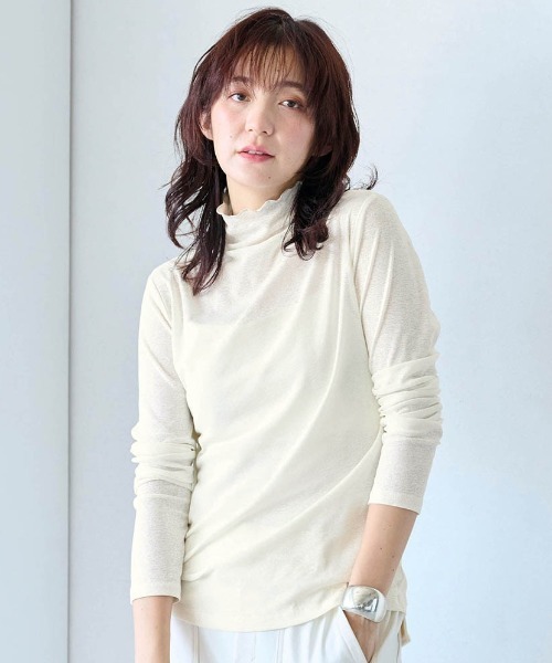 Belle Maison(ベルメゾン)の「スラブシアーハイネックカットソー【乾燥機OK】(Tシャツ/カットソー・レディース・オフホワイト/グレー/チャコール・L/M/S)」の2枚目の写真