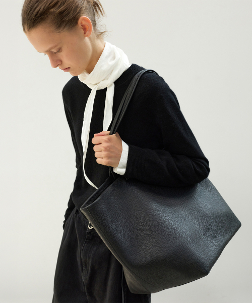 LEVAR（レバー）の「Carry-all Bowl Bag - Black（トートバッグ・レディース・その他・FREE）」の2枚目の写真