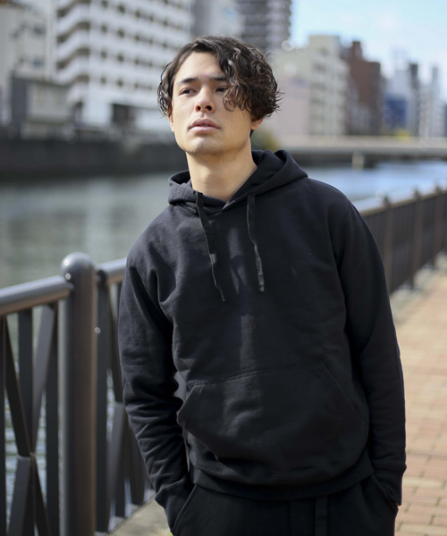 Denime(ドゥニーム)の「ヘビー裏毛プルオーバーパーカー(パーカー・メンズ・ブラック/グリーン/ホワイト/グレー/ワイン/ネイビー・X-LARGE/SMALL/MEDIUM/LARGE)」の3枚目の写真