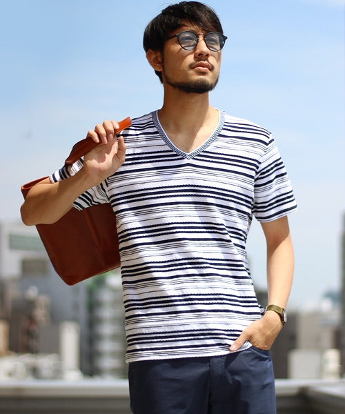 MEN'S BIGI(メンズビギ)の「VネックボーダーTシャツ/ロープボーダー(Tシャツ/カットソー・メンズ・ホワイト/ホワイト系その他/ネイビー・M/L/S)」の1枚目の写真