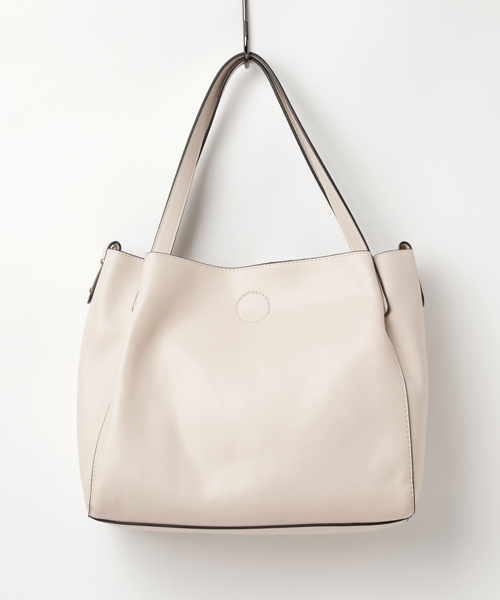 VitaFelice(ヴィータフェリーチェ)の「インナーバッグ付き2wayトートバッグ(トートバッグ・レディース・ブラック/ネイビー/アイボリー/モカ/キャメル/ワイン/グレー/マスタード/ホワイト系その他/イエロー系その他/ブルー系その他/ブラウン系その他/イエロー系その他2/グレー系その他/ブラック系その他/レッド系その他/ブルー系その他2/グリーン/グリーン系その他/ライトグレー/イエロー系その他3/グレー系その他2/ブルー系その他3/ブラウン系その他2/ブラック系その他2/ホワイト系その他2/ブロンズ/バーガンディー/ブラウン/チョコ/ベージュ系・FREE)」の2枚目の写真