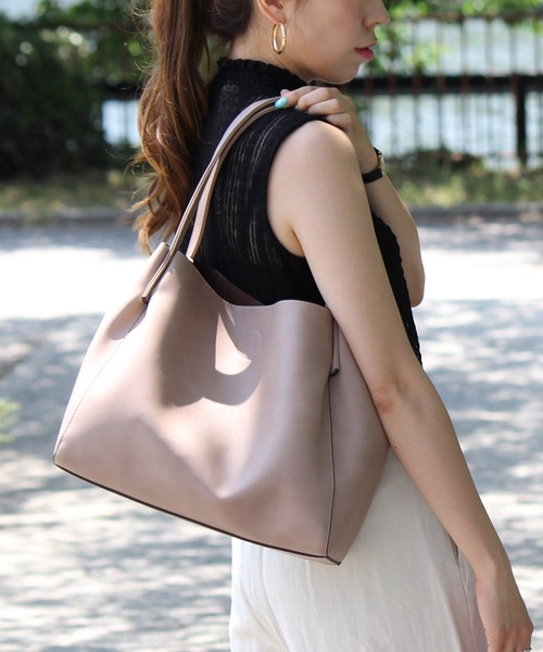 VitaFelice(ヴィータフェリーチェ)の「インナーバッグ付き2wayトートバッグ(トートバッグ・レディース・ブラック/ネイビー/アイボリー/モカ/キャメル/ワイン/グレー/マスタード/ホワイト系その他/イエロー系その他/ブルー系その他/ブラウン系その他/イエロー系その他2/グレー系その他/ブラック系その他/レッド系その他/ブルー系その他2/グリーン/グリーン系その他/ライトグレー/イエロー系その他3/グレー系その他2/ブルー系その他3/ブラウン系その他2/ブラック系その他2/ホワイト系その他2/ブロンズ/バーガンディー/ブラウン/チョコ/ベージュ系・FREE)」の15枚目の写真