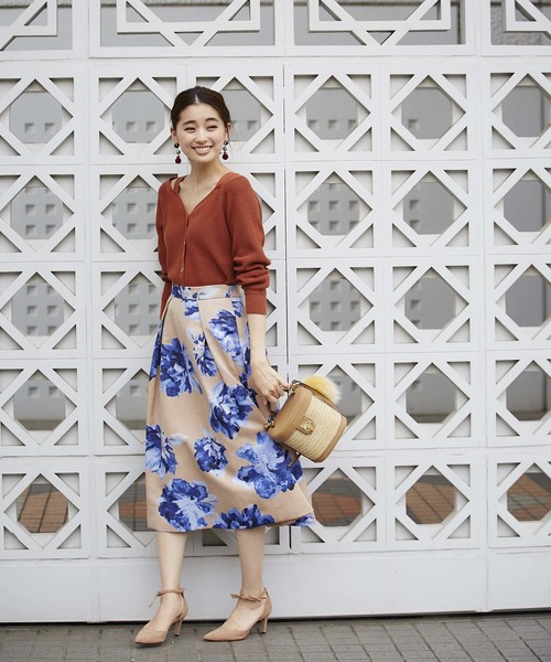 12Twelve Agenda（トゥエルブ　アジェンダ）の「シャクヤク柄フレアスカート（スカート・レディース・ベージュ/ネイビー/オフホワイト・M）」の19枚目の写真