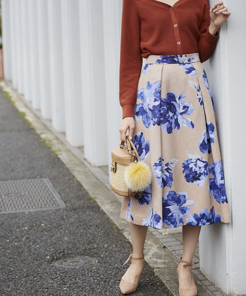 12Twelve Agenda（トゥエルブ　アジェンダ）の「シャクヤク柄フレアスカート（スカート・レディース・ベージュ/ネイビー/オフホワイト・M）」の15枚目の写真