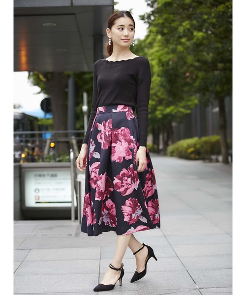 12Twelve Agenda（トゥエルブ　アジェンダ）の「シャクヤク柄フレアスカート（スカート・レディース・ベージュ/ネイビー/オフホワイト・M）」の14枚目の写真