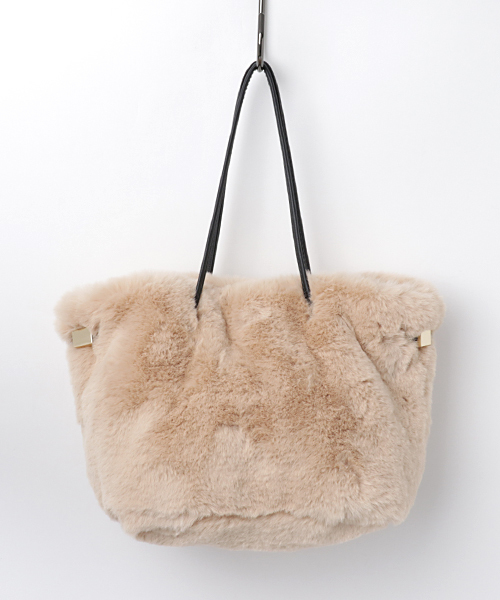 RIVE DROITE（リヴドロワ）の「2Wayファー巾着（ショルダーバッグ・レディース・パープル/ネイビー/ライトベージュ・FREE）」の15枚目の写真