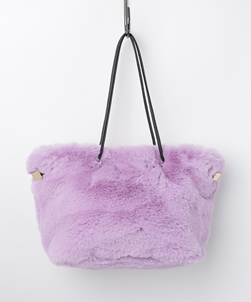 RIVE DROITE（リヴドロワ）の「2Wayファー巾着（ショルダーバッグ・レディース・パープル/ネイビー/ライトベージュ・FREE）」の16枚目の写真