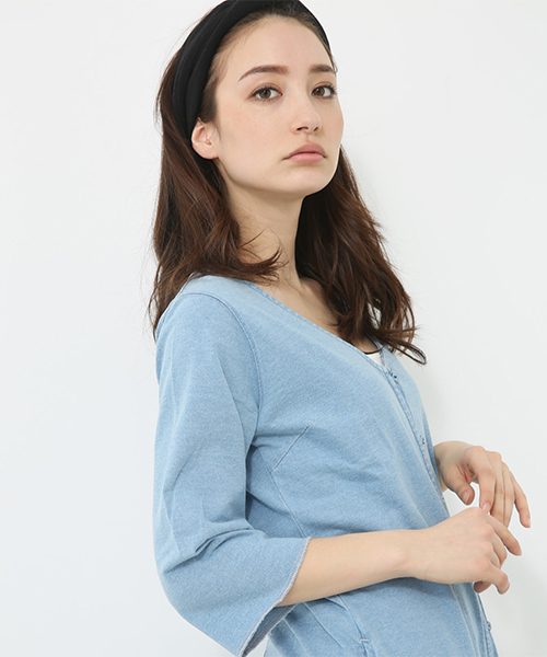 AZUL by moussy（アズールバイマウジー）の「ピグメントカットロングカーディガン（カーディガン/ボレロ・レディース・ライトブラック/ライトブルー/ベージュ・MEDIUM/SMALL）」の3枚目の写真