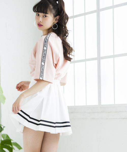 WEGO（ウィゴー）の「WEGO/ラインBOXプリーツスカート（スカート・レディース・ホワイト/ブラック/レッド・SMALL/MEDIUM）」の2枚目の写真