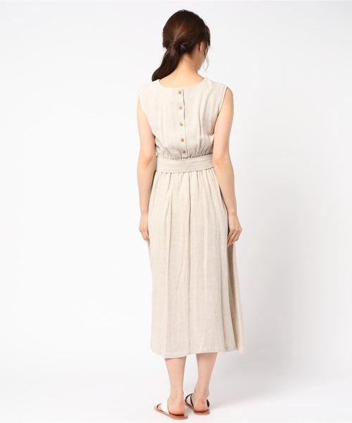 Cheek(チーク)の「麻レーヨンベルテッドノースリワンピース(ワンピース・レディース・ブラック/ベージュ/キャメル/レッド・MEDIUM)」の6枚目の写真