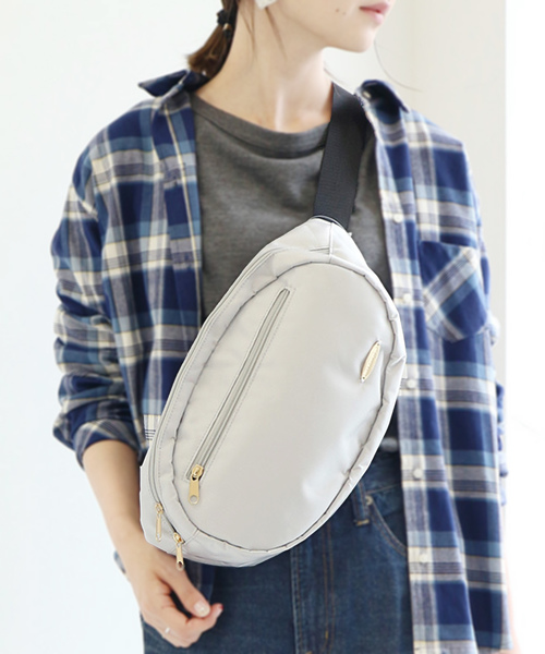 AMERICAN HOLIC(アメリカンホリック)の「ウエストポーチ*(ボディバッグ/ウエストポーチ・レディース・グレー/ブラック/ピンク/ネイビー・FREE)」の3枚目の写真