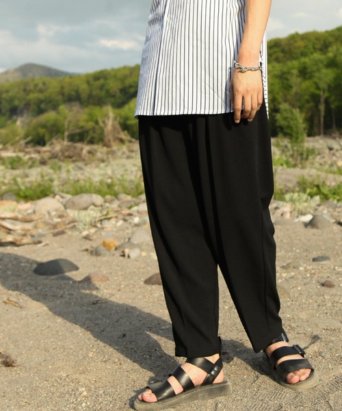 NILWAY(ニルウェイ)の「ジョーゼット リラックスバルーンパンツ【イージーケア】(スラックス・メンズ・ブラック/ベージュ/ネイビー/ブラウン/グレー/ライトベージュ/グリーン/グレイッシュベージュ/ブルーグレー・MEDIUM/LARGE)」の2枚目の写真