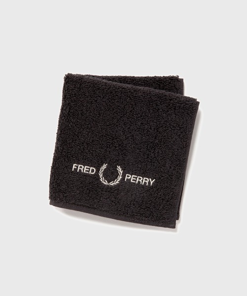 FRED PERRY(フレッドペリー)の「Pile Hand Towel/パイル地ハンドタオル(ハンカチ/ハンドタオル・レディース・ホワイト/ブラック/ネイビー/マスタード/マルーン/グリーン/ダークベージュ/ベージュ/グレー/レッド/ブラウン系/ネイビー系1/ブルー/グレー系その他/グリーン系その他/ブルー系その他・ONE SIZE)」の4枚目の写真