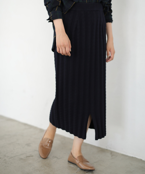 AMERICAN HOLIC(アメリカンホリック)の「ケーブルニットタイトスカート *(スカート・レディース・ベージュ/ネイビー・M/L)」の2枚目の写真