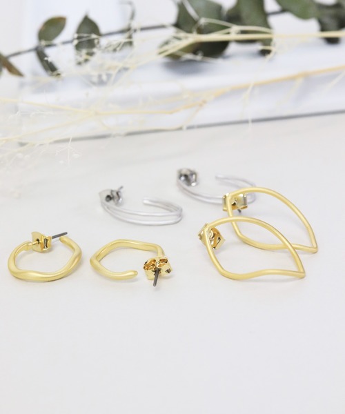 florist(フローリスト)の「【3種展開】つや消し小さめワイヤーラインピアス(ピアス(両耳用)・レディース・ゴールド系その他/シルバー系その他/ゴールド系その他2/シルバー系その他2/ゴールド系その他3/シルバー系その他3・FREE)」の7枚目の写真