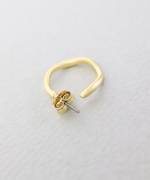 florist(フローリスト)の「【3種展開】つや消し小さめワイヤーラインピアス(ピアス(両耳用)・レディース・ゴールド系その他/シルバー系その他/ゴールド系その他2/シルバー系その他2/ゴールド系その他3/シルバー系その他3・FREE)」の8枚目の写真