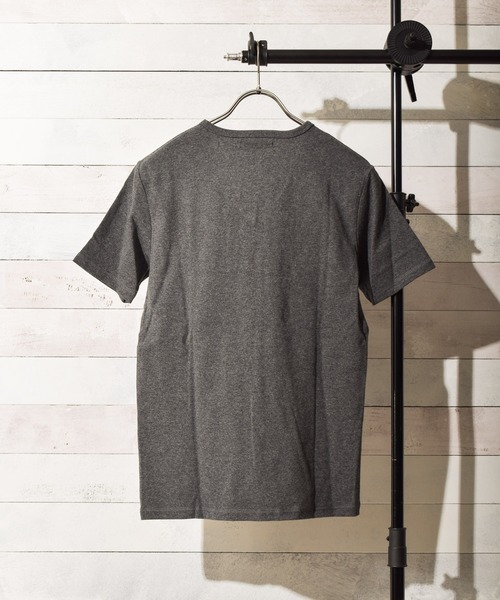 B.I.D.（ビーアイディー）の「《Bling Leads》ＶネックＴシャツ（Tシャツ/カットソー・レディース・チャコールグレー/グレー/ブラック×ホワイト/ネイビー/ブラック/ホワイト/ワインレッド/ブラウン/カーキ・MEDIUM/X-LARGE/LARGE）」の18枚目の写真