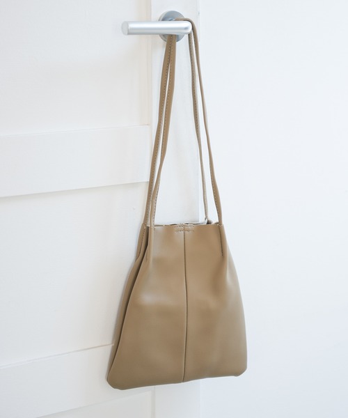 Aunt Marie's（アントマリーズ）の「AUNT MARIE’S　レザートートショルダーバッグ（トートバッグ・レディース・ブラック/ベージュ/カーキ・FREE）」の5枚目の写真