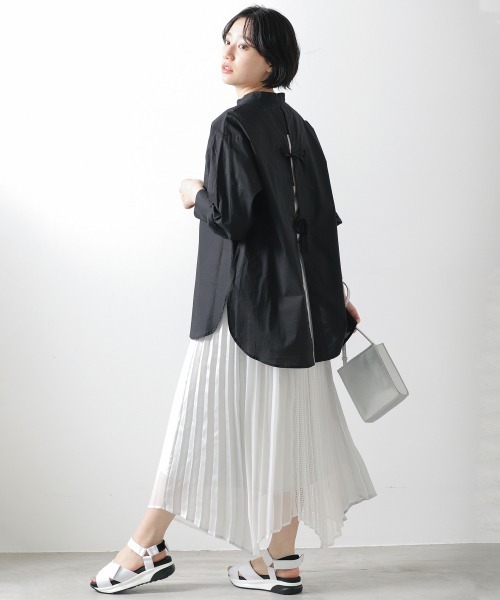 PAGEBOY(ページボーイ)の「バックリボンBIGシャツ(シャツ/ブラウス・レディース・ブラック/オフホワイト/グレイッシュベージュ・FREE)」の10枚目の写真