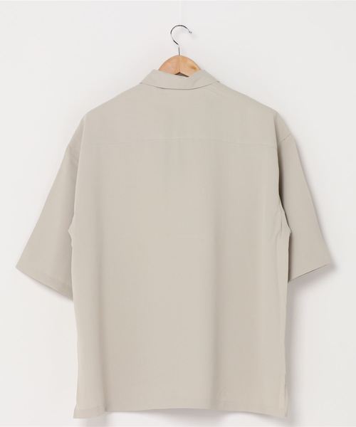 Beno（ビーノ）の「ソフトジョーゼット / ビッグシルエット ハーフジップ プルオーバー 5分袖 シャツ（シャツ/ブラウス・メンズ・ブラック/オフホワイト/ミント/ライトベージュ・M/L）」の5枚目の写真