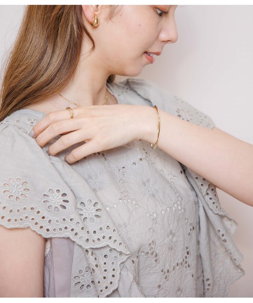 flower（フラワー）の「シンプリーツイストバングル（バングル/リストバンド・レディース・シルバー/ゴールド・FREE）」の8枚目の写真