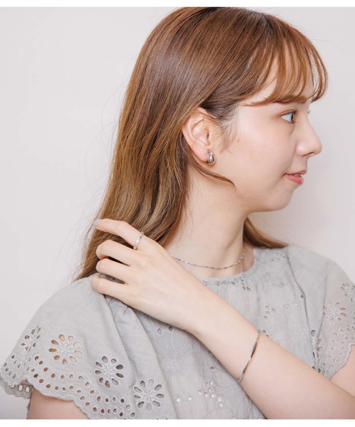 flower（フラワー）の「シンプリーツイストバングル（バングル/リストバンド・レディース・シルバー/ゴールド・FREE）」の12枚目の写真