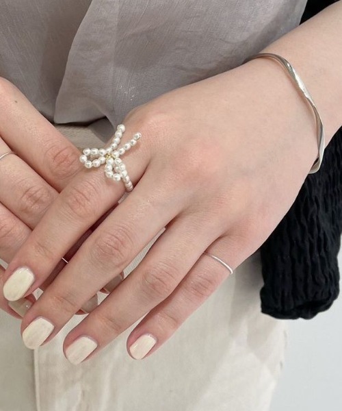 flower（フラワー）の「シンプリーツイストバングル（バングル/リストバンド・レディース・シルバー/ゴールド・FREE）」の16枚目の写真