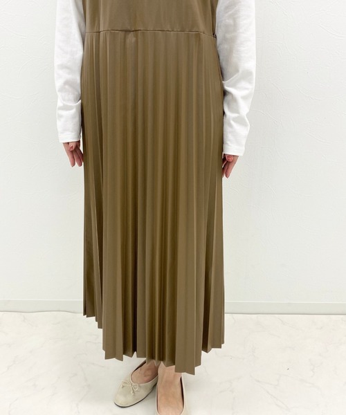 archives（アルシーヴ）の「フェイクレザープリーツキャミワンピース（ワンピース・レディース・ブラウン/ブラック/グレー系その他・MEDIUM）」の14枚目の写真