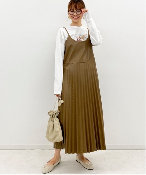 archives（アルシーヴ）の「フェイクレザープリーツキャミワンピース（ワンピース・レディース・ブラウン/ブラック/グレー系その他・MEDIUM）」の9枚目の写真