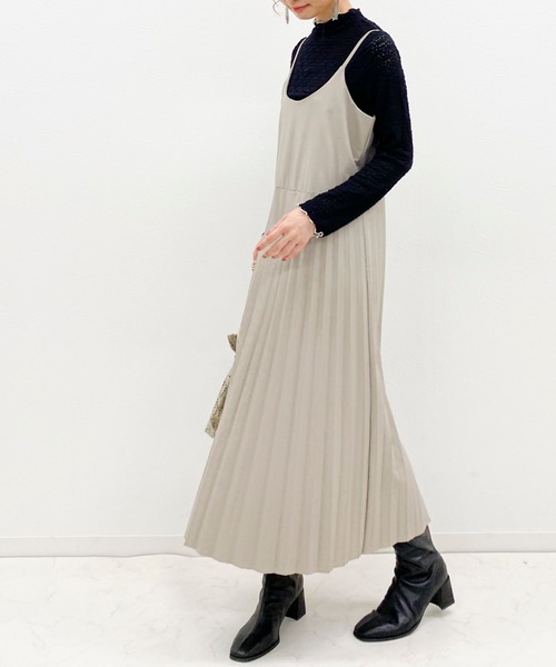 archives（アルシーヴ）の「フェイクレザープリーツキャミワンピース（ワンピース・レディース・ブラウン/ブラック/グレー系その他・MEDIUM）」の15枚目の写真