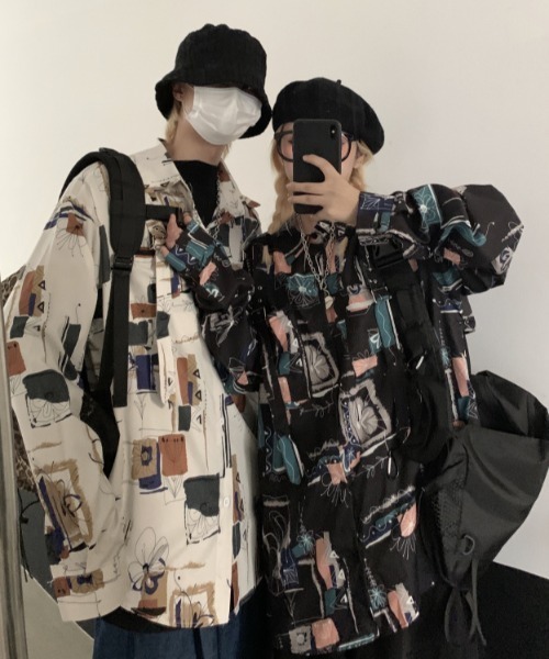 KOR（ケーオーアール）の「ベルト付総柄シャツ（シャツ/ブラウス・メンズ・ホワイト/ブラック・M/L/XL）」の2枚目の写真