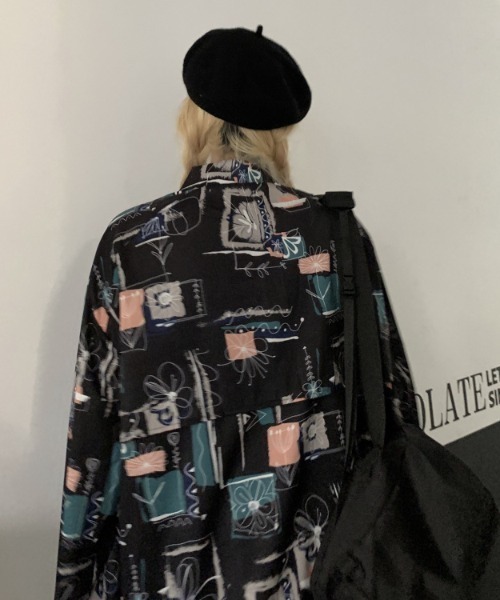 KOR（ケーオーアール）の「ベルト付総柄シャツ（シャツ/ブラウス・メンズ・ホワイト/ブラック・M/L/XL）」の6枚目の写真