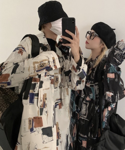 KOR（ケーオーアール）の「ベルト付総柄シャツ（シャツ/ブラウス・メンズ・ホワイト/ブラック・M/L/XL）」の5枚目の写真