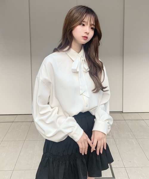 INTER FACTORY（インターファクトリー）の「ファッションインフルエンサー poyo - シンプルリボンタイ　made in INTER FACTORY（ネクタイ・レディース・ホワイト/ブラック・FREE）」の2枚目の写真