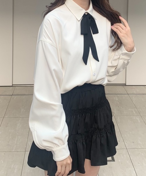 INTER FACTORY（インターファクトリー）の「ファッションインフルエンサー poyo - シンプルリボンタイ　made in INTER FACTORY（ネクタイ・レディース・ホワイト/ブラック・FREE）」の3枚目の写真