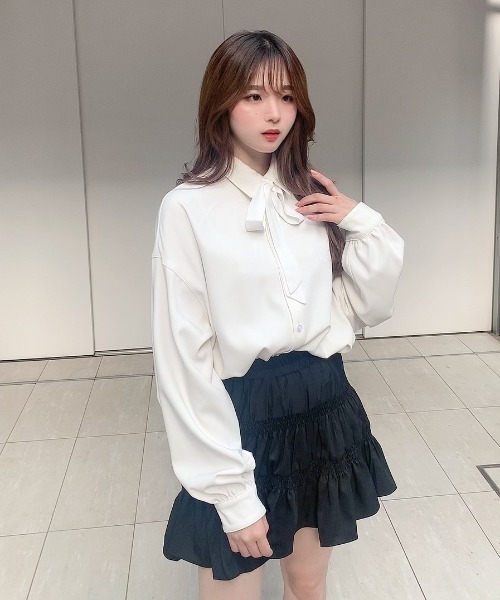 INTER FACTORY（インターファクトリー）の「ファッションインフルエンサー poyo - シンプルリボンタイ　made in INTER FACTORY（ネクタイ・レディース・ホワイト/ブラック・FREE）」の4枚目の写真