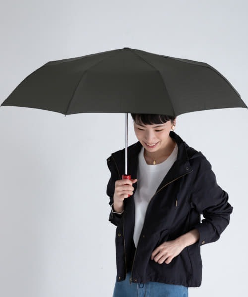 ameme（アメメ）の「HUNTER　AUTO COMPACT（折りたたみ傘・レディース・ブラック/オリーブ・FREE）」の2枚目の写真