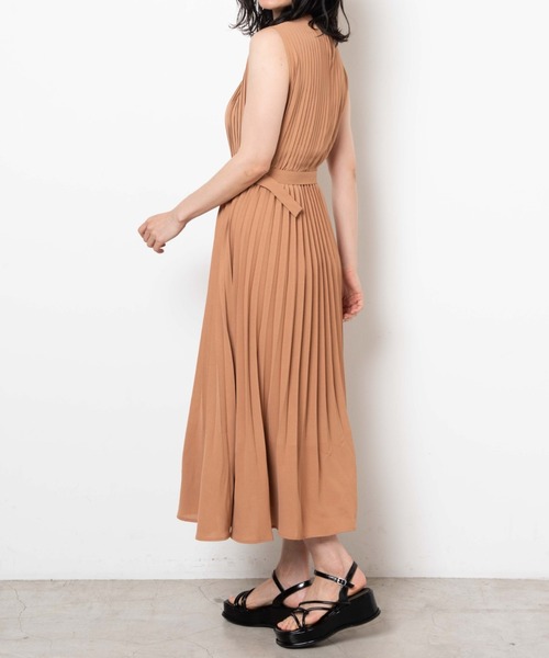 WEGO（ウィゴー）の「WEGO/消しプリーツノースリーブワンピース（ワンピース・レディース・オレンジ系その他2/ブラック・FREE）」の15枚目の写真