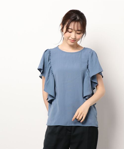 Te chichi TERRASSE（テチチテラス）の「ポリスラブフレアスリーブブラウス（シャツ/ブラウス・レディース・オフホワイト/ブラック/ブルー/ベージュ・ﾌﾘ-）」の4枚目の写真