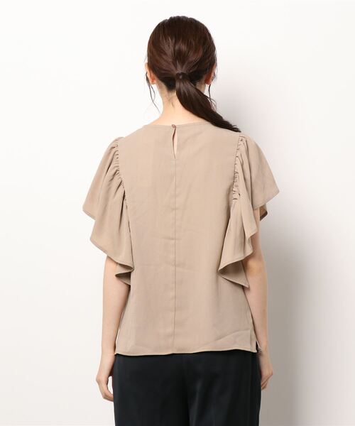 Te chichi TERRASSE（テチチテラス）の「ポリスラブフレアスリーブブラウス（シャツ/ブラウス・レディース・オフホワイト/ブラック/ブルー/ベージュ・ﾌﾘ-）」の6枚目の写真